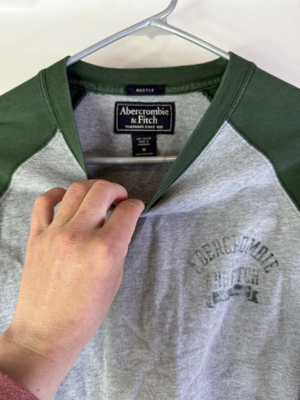 Vintage Y2K Abercrombie & Fitch Raglan T Shirt Spell Ou Muscle Fit - Picture 3 of 6
